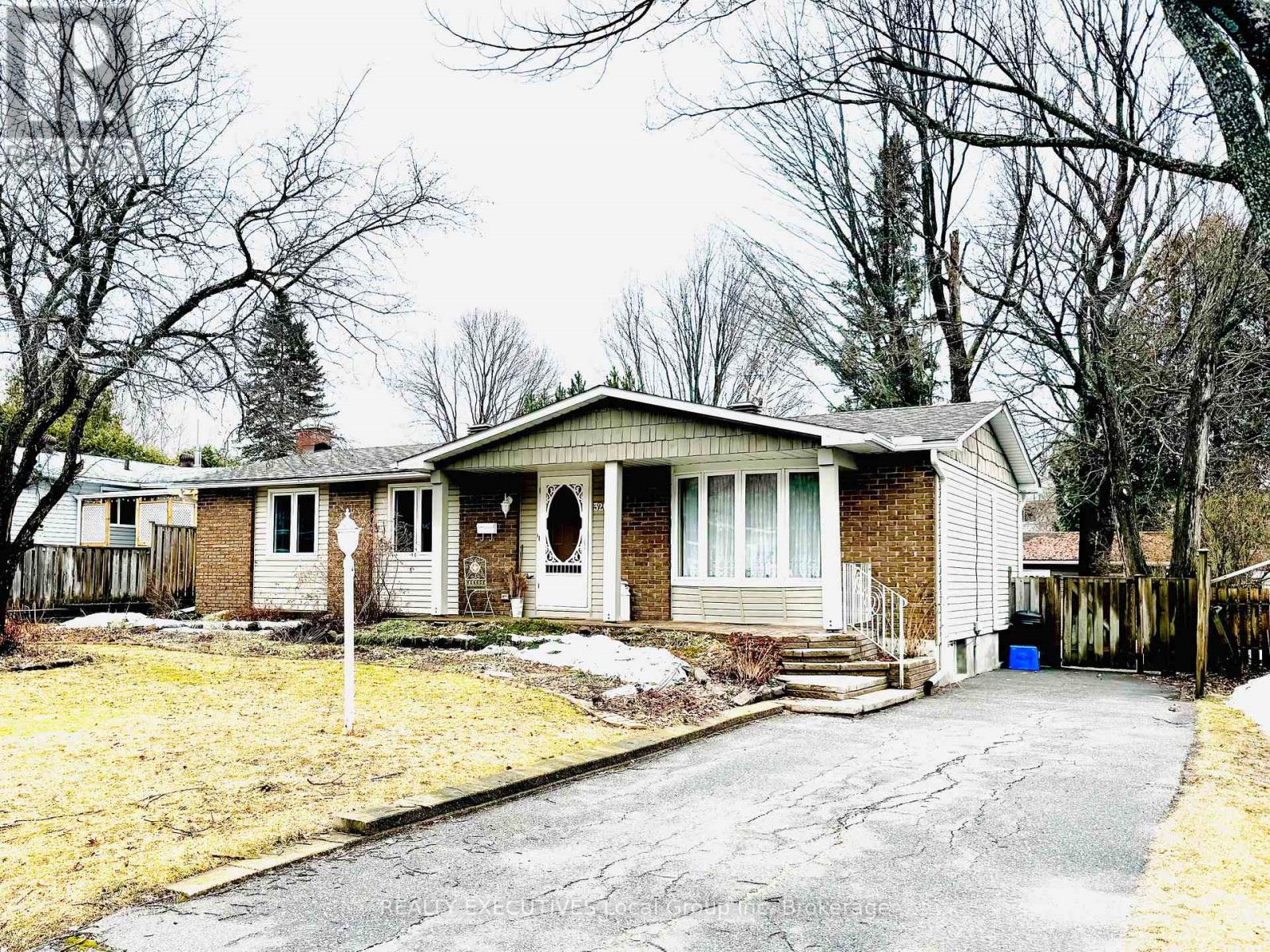 College Heights House for sale:  4 bedroom 700 sq.ft. (Listed 2026-04-21)