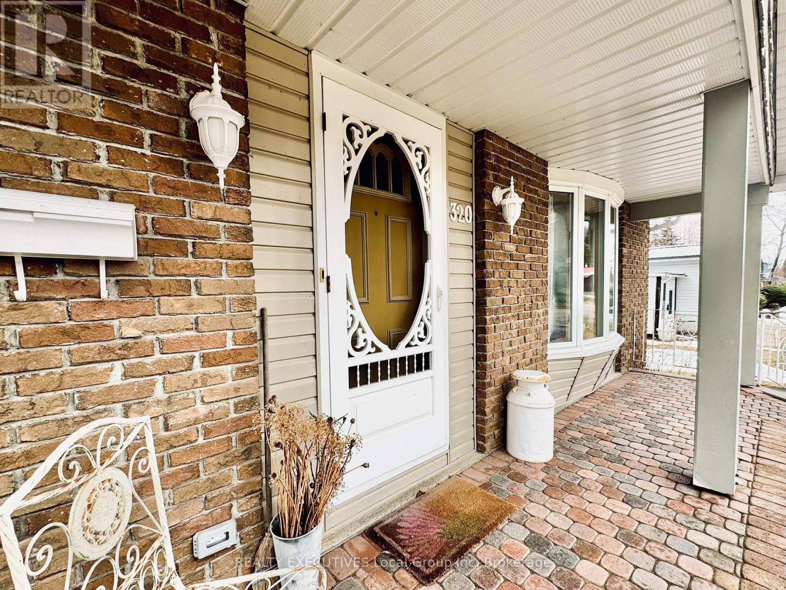 320 Justin Street, North Bay, Ontario  P1B 5J9 - Photo 3 - X13019802