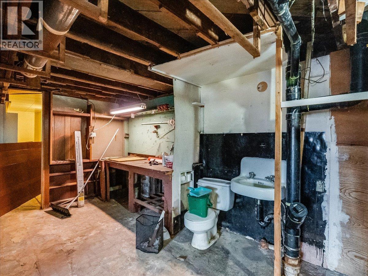 1472 Green Avenue Lane, Trail, British Columbia  V1R 4K2 - Photo 42 - 10383736