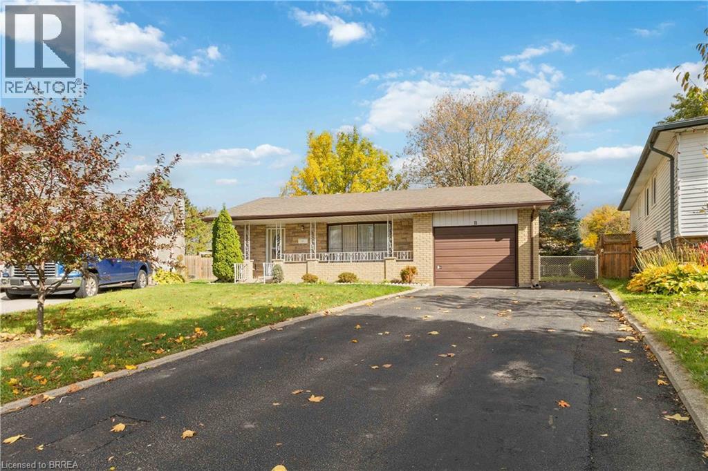 11 Sigurd Jensen Court, Brantford, Ontario  N3R 6Y8 - Photo 2 - 40821923