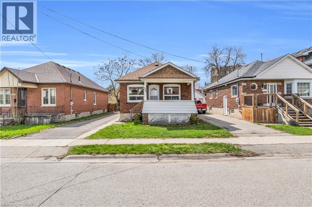 234 Clarence Street, Brantford, Ontario  N3R 3T5 - Photo 2 - 40822342