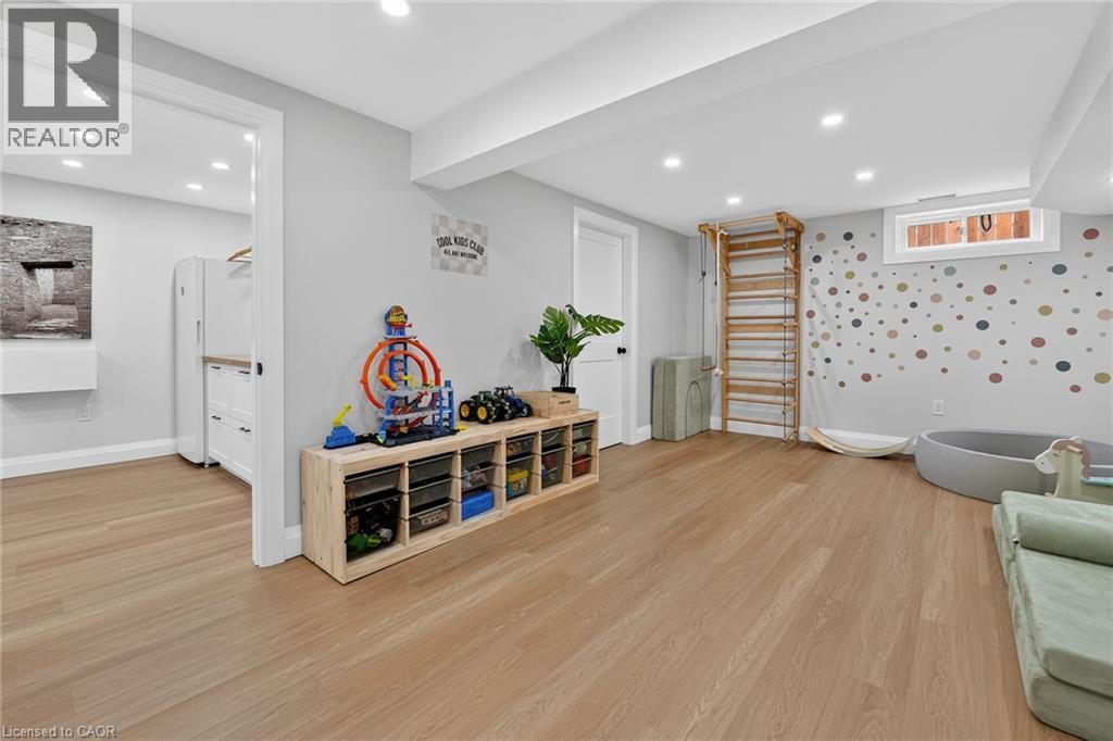 23 Brenlyn Court, Hamilton, Ontario  L9C 4N8 - Photo 29 - 40822243