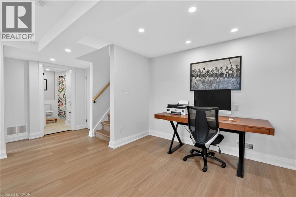 23 Brenlyn Court, Hamilton, Ontario  L9C 4N8 - Photo 25 - 40822243