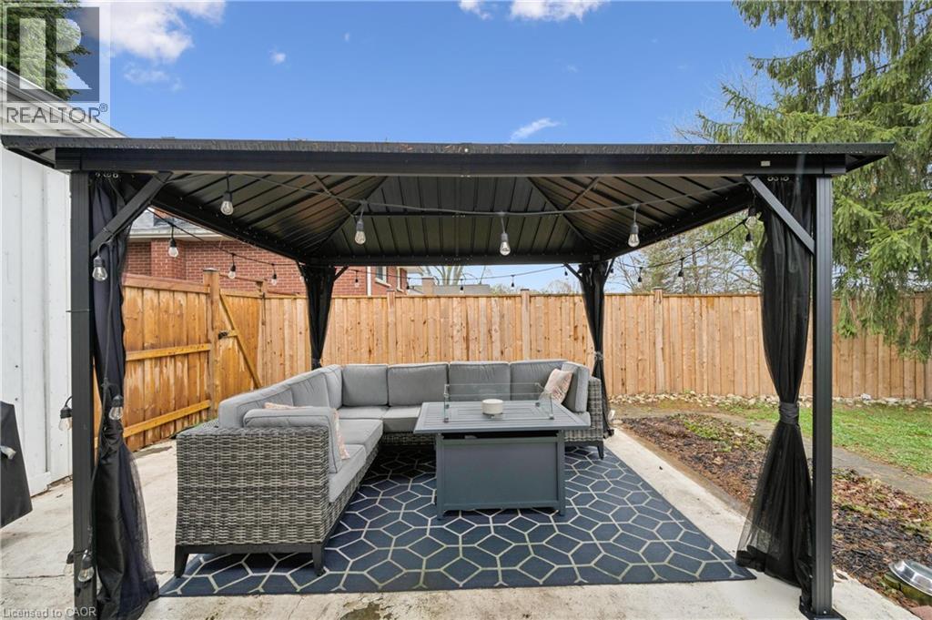 14 Linton Place, Kitchener, Ontario  N2B 2J9 - Photo 39 - 40822382