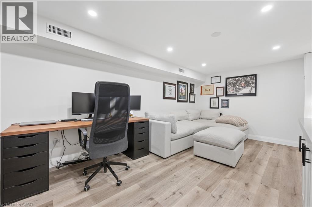 14 Linton Place, Kitchener, Ontario  N2B 2J9 - Photo 24 - 40822382