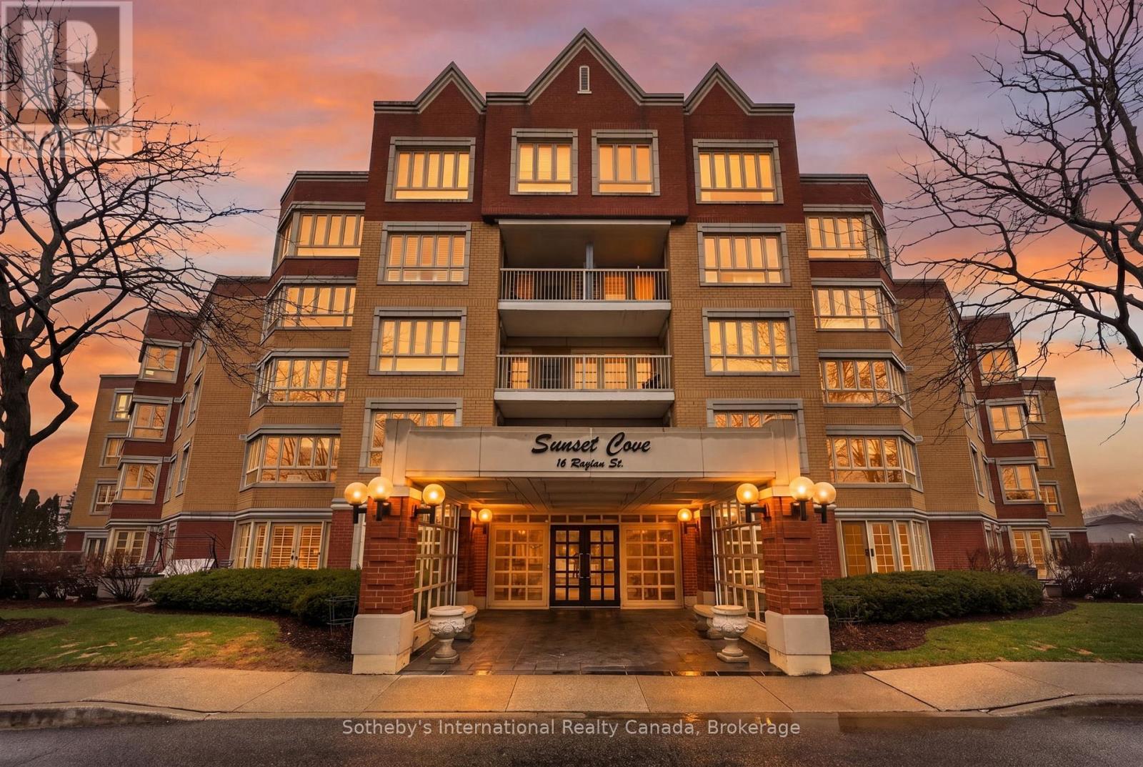 402 - 16 RAGLAN STREET, Collingwood, Ontario