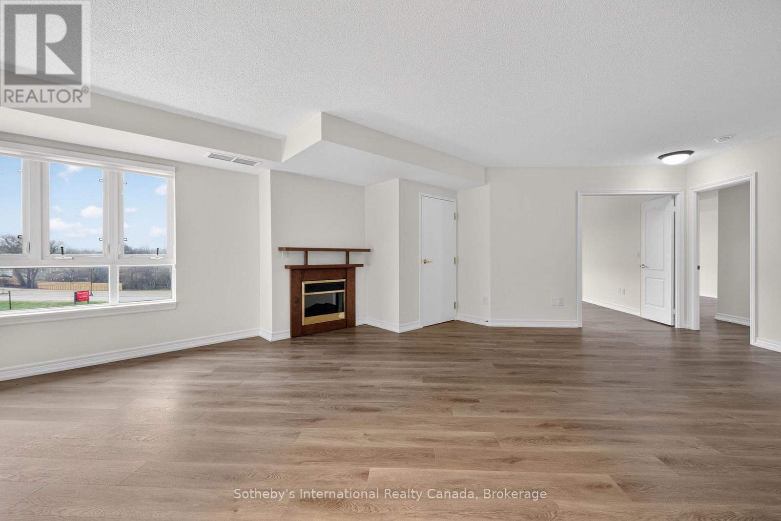 402 - 16 Raglan Street, Collingwood, Ontario  L9Y 4Y2 - Photo 15 - S13019674