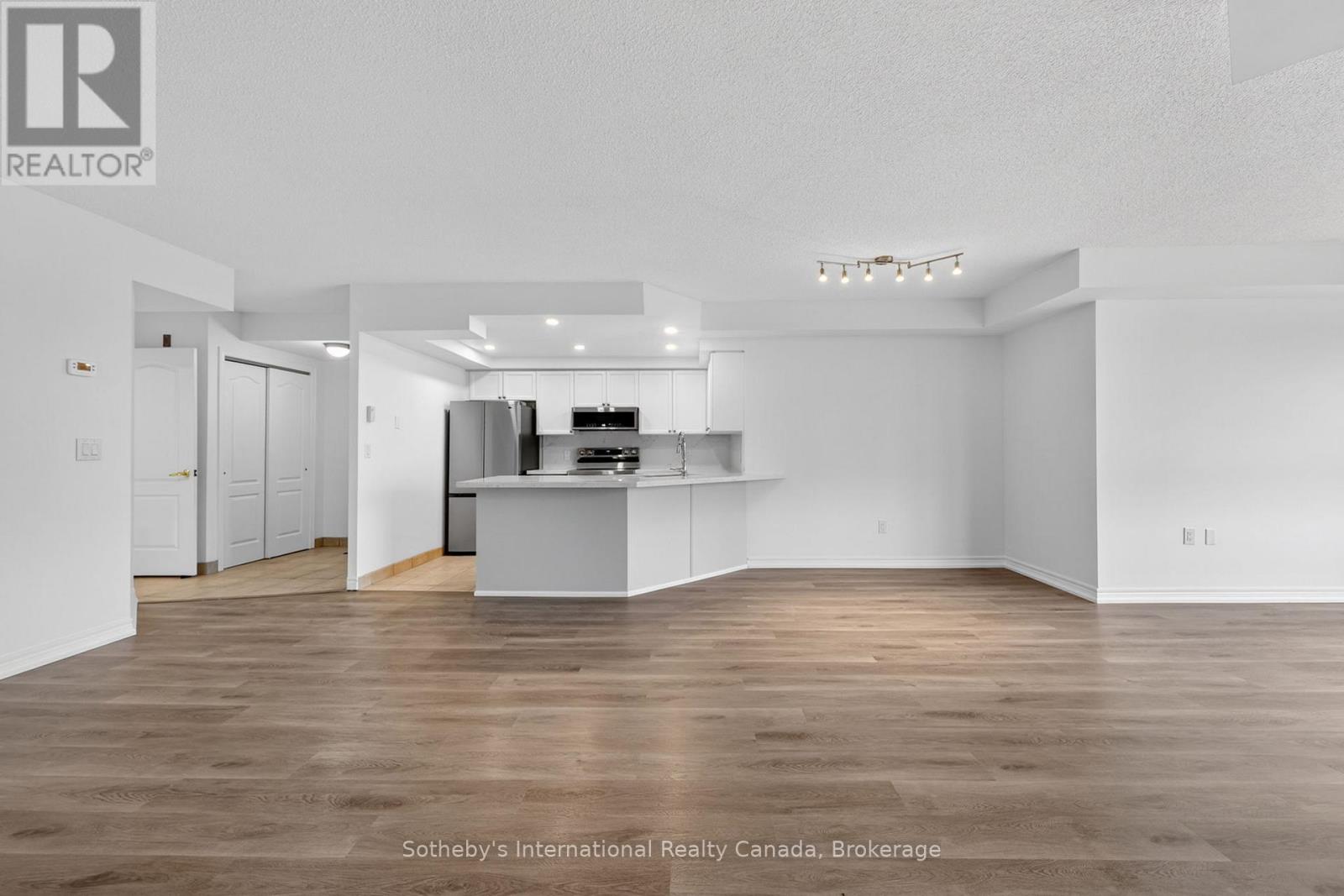 402 - 16 Raglan Street, Collingwood, Ontario  L9Y 4Y2 - Photo 18 - S13019674