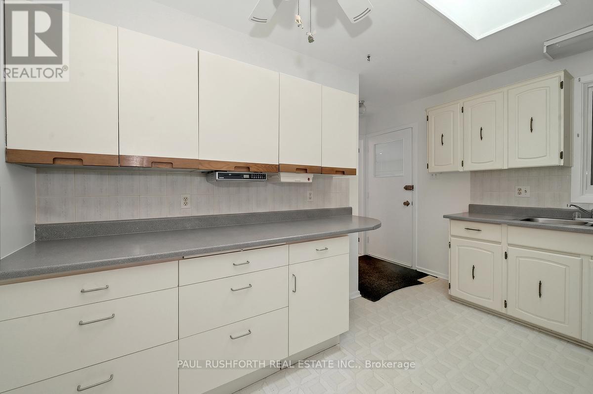 302 Roxdale Avenue, Ottawa, Ontario  K1E 1T8 - Photo 11 - X13019676