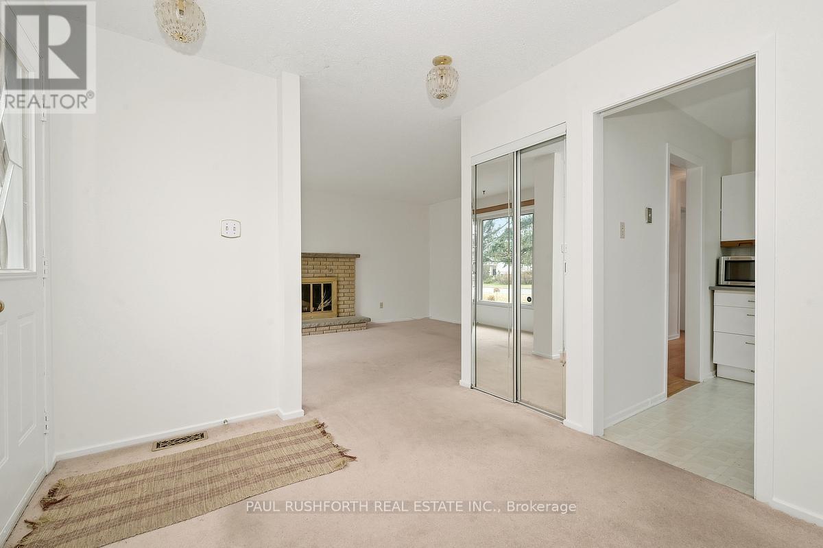 302 Roxdale Avenue, Ottawa, Ontario  K1E 1T8 - Photo 4 - X13019676