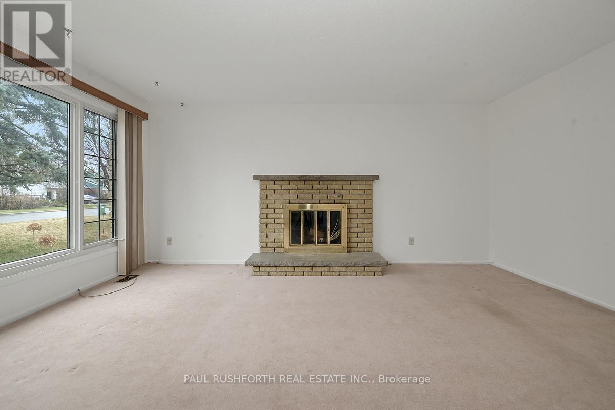 302 Roxdale Avenue, Ottawa, Ontario  K1E 1T8 - Photo 6 - X13019676
