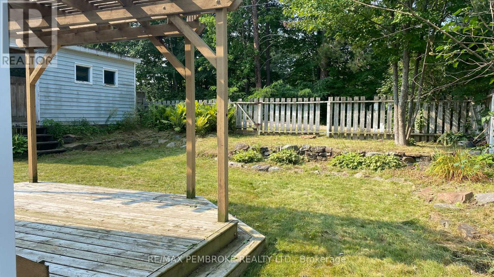 53 Huron Street, Deep River, Ontario  K0J 1P0 - Photo 14 - X13019680