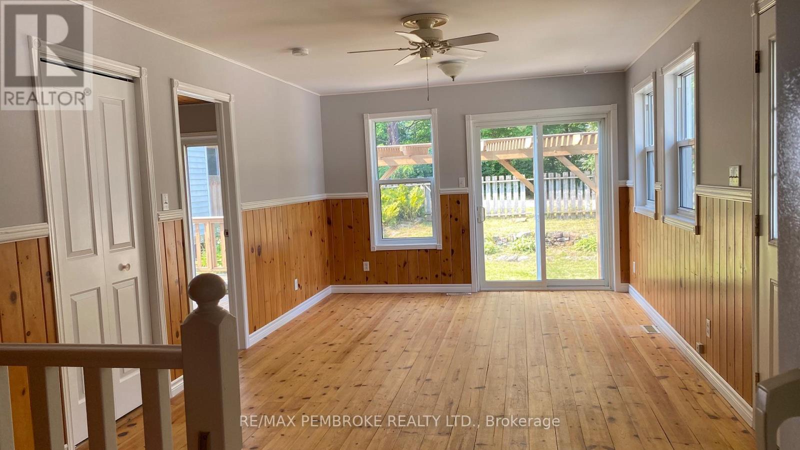 53 Huron Street, Deep River, Ontario  K0J 1P0 - Photo 2 - X13019680