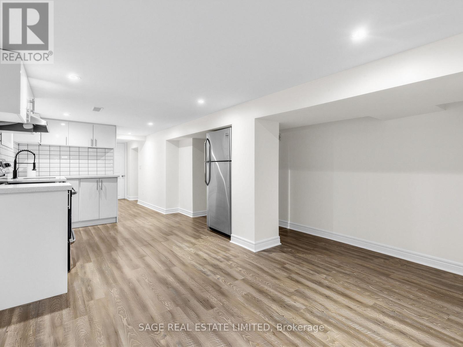 Lower - 321 Lauder Avenue, Toronto, Ontario  M6E 3H7 - Photo 10 - C13019716