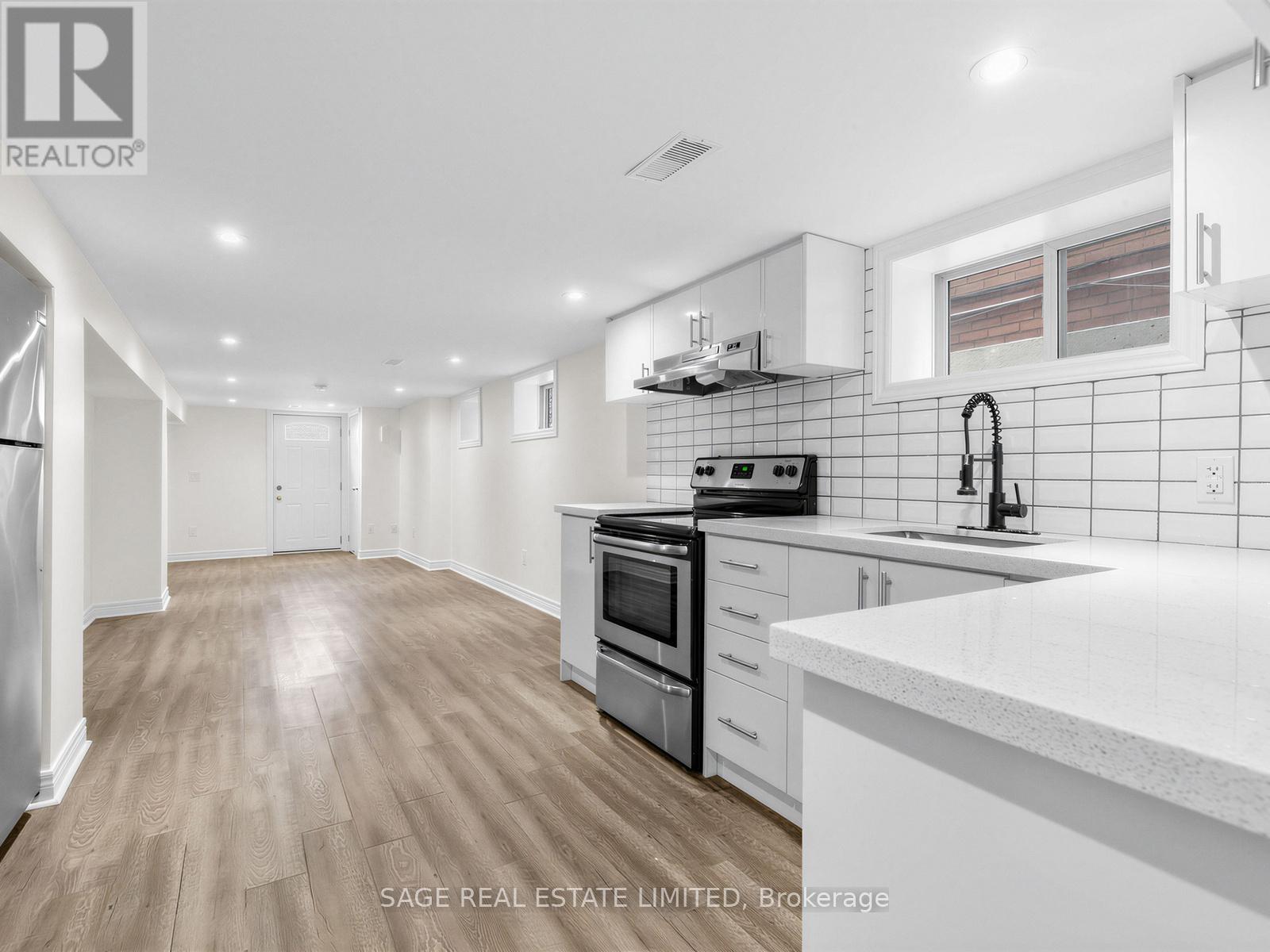 Lower - 321 Lauder Avenue, Toronto, Ontario  M6E 3H7 - Photo 13 - C13019716