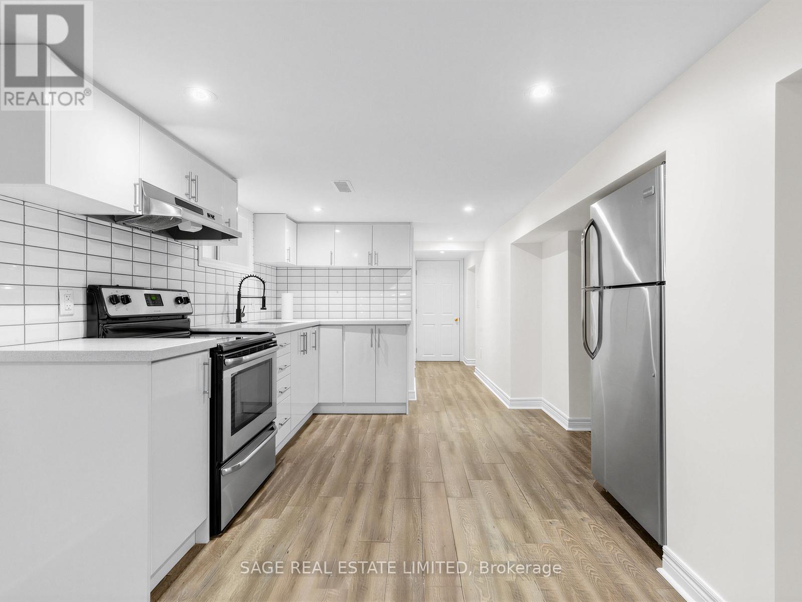 Lower - 321 Lauder Avenue, Toronto, Ontario  M6E 3H7 - Photo 14 - C13019716