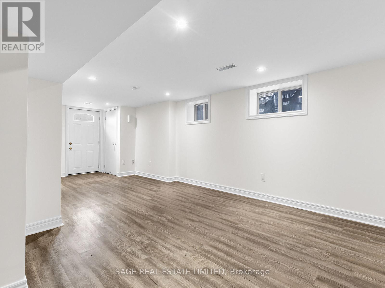 Lower - 321 Lauder Avenue, Toronto, Ontario  M6E 3H7 - Photo 17 - C13019716