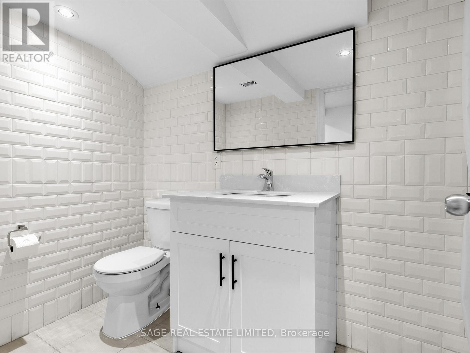 Lower - 321 Lauder Avenue, Toronto, Ontario  M6E 3H7 - Photo 18 - C13019716