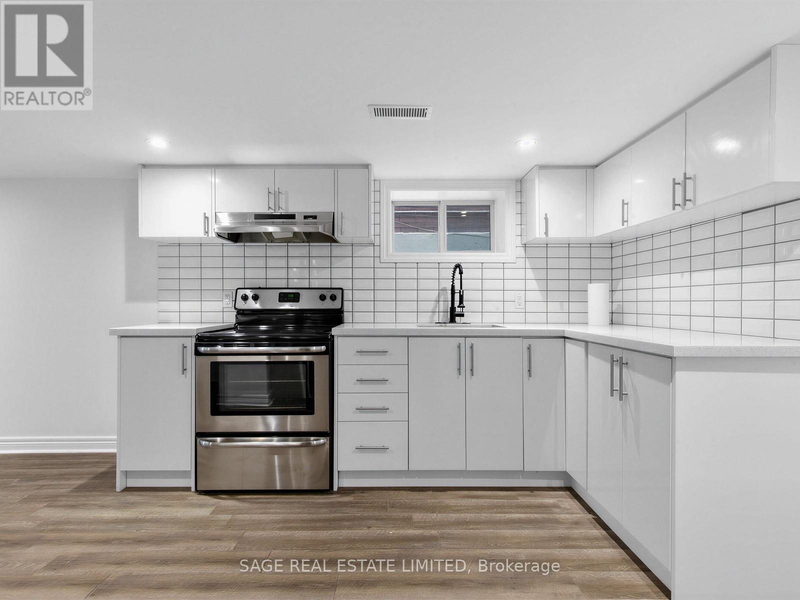 Lower - 321 Lauder Avenue, Toronto, Ontario  M6E 3H7 - Photo 26 - C13019716