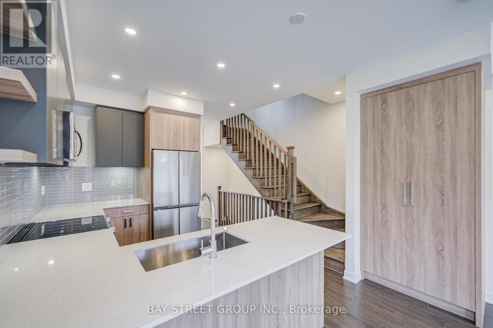 414 Lawrence Heights Way, Toronto, Ontario  M6A 2M3 - Photo 11 - C13019730