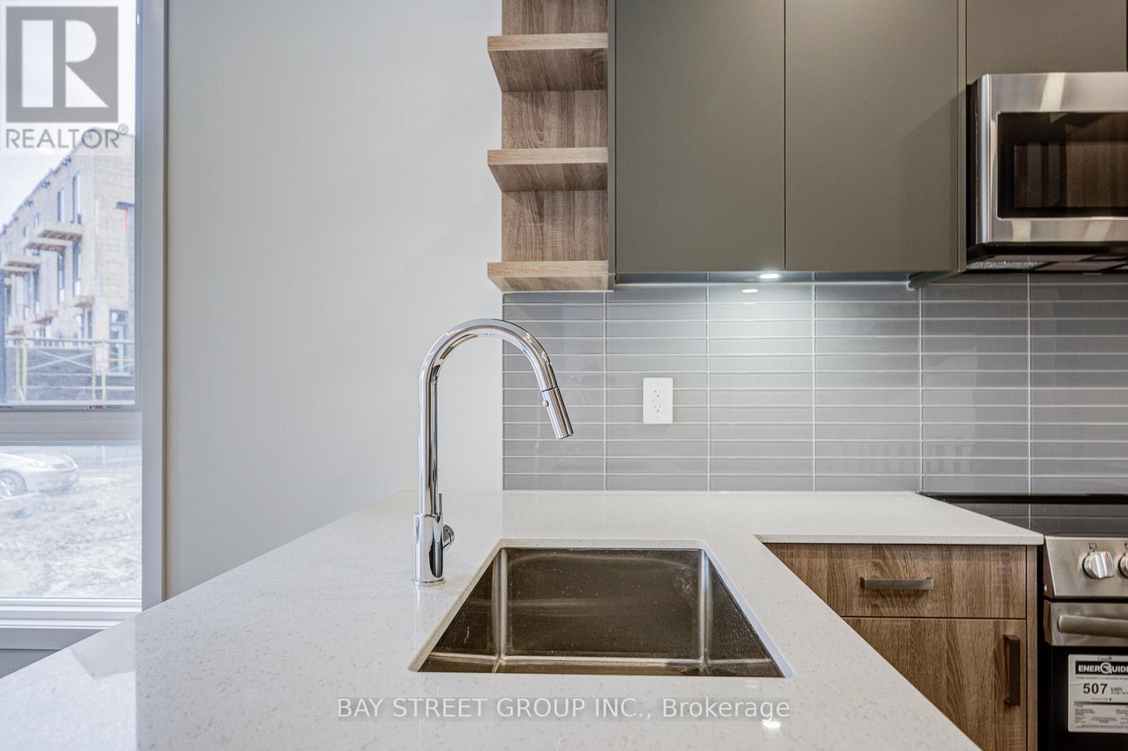 414 Lawrence Heights Way, Toronto, Ontario  M6A 2M3 - Photo 12 - C13019730