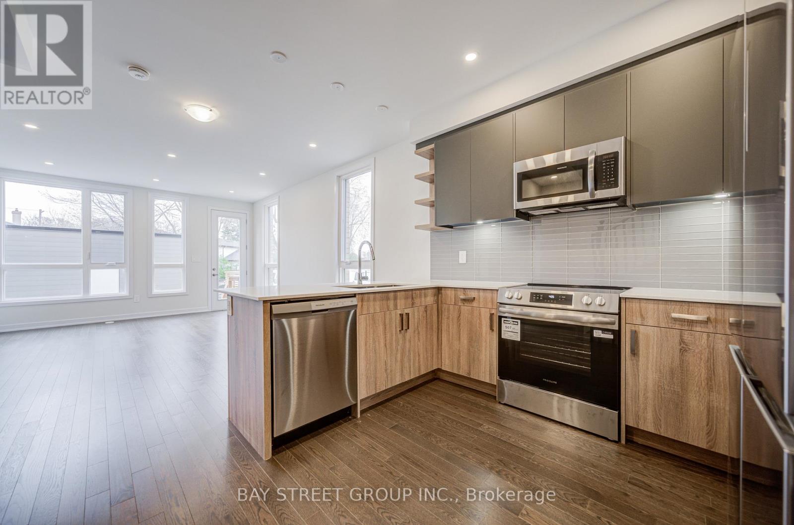 414 Lawrence Heights Way, Toronto, Ontario  M6A 2M3 - Photo 8 - C13019730