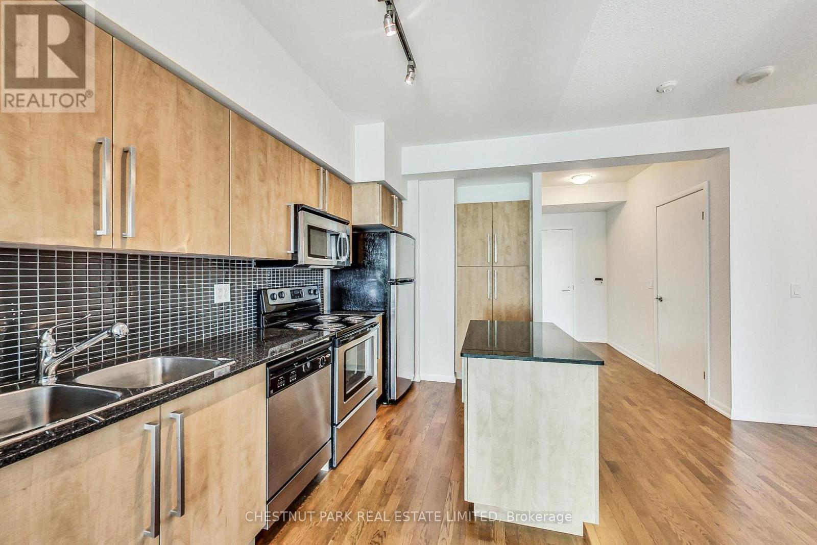 2108 - 215 Fort York Boulevard, Toronto, Ontario  M5V 4A2 - Photo 13 - C13019794