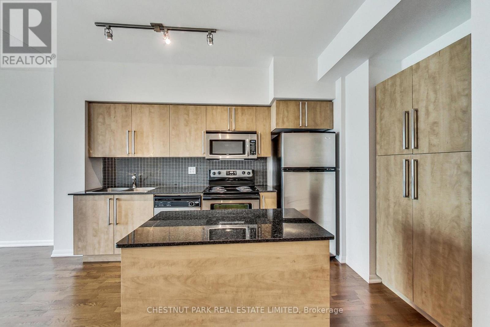 2108 - 215 Fort York Boulevard, Toronto, Ontario  M5V 4A2 - Photo 14 - C13019794