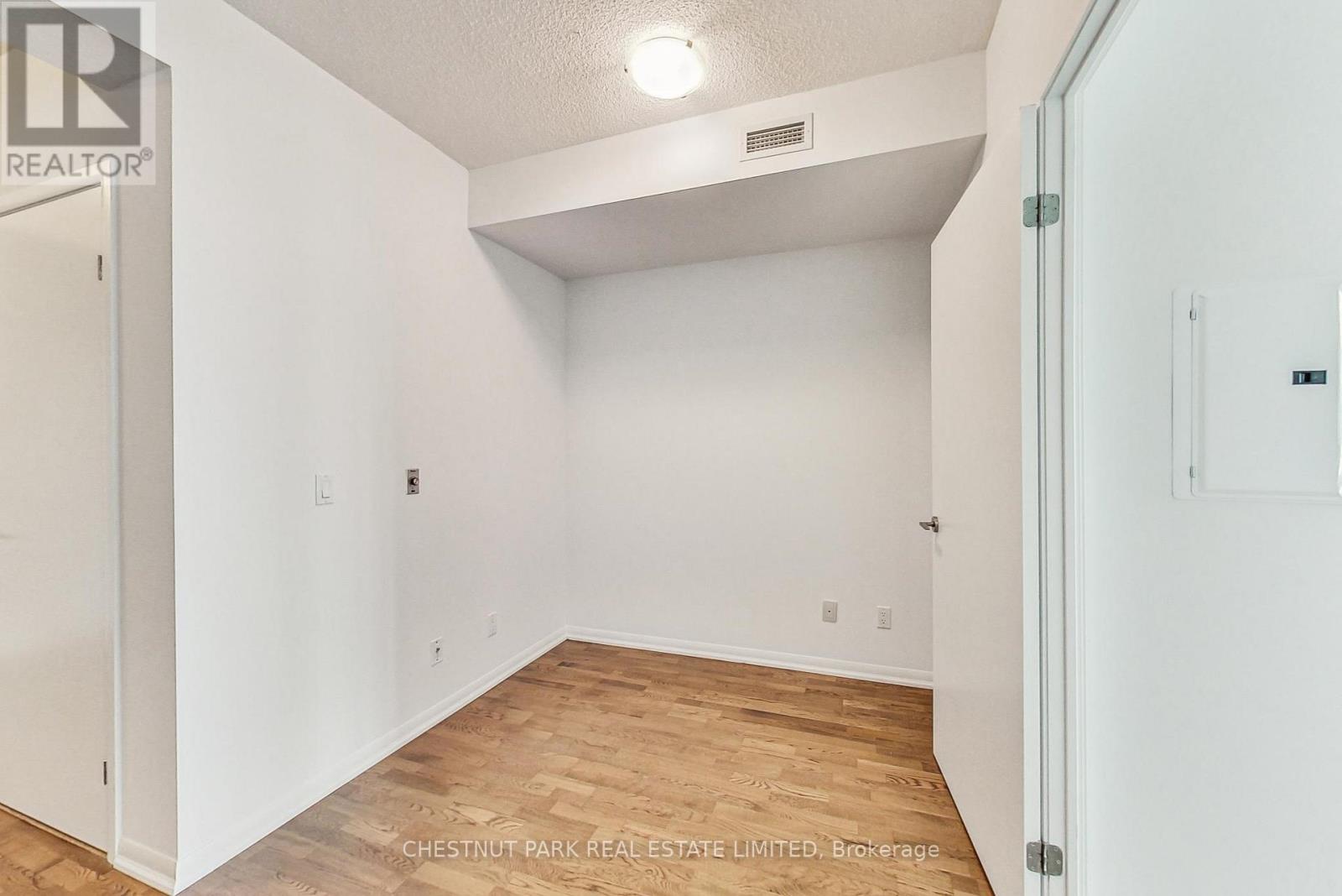 2108 - 215 Fort York Boulevard, Toronto, Ontario  M5V 4A2 - Photo 8 - C13019794