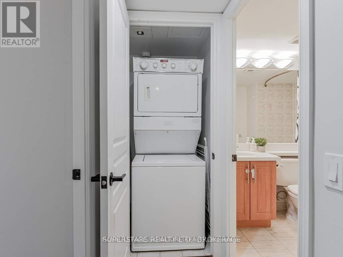 1517 - 15 Northtown Way, Toronto, Ontario  M2N 7A2 - Photo 11 - C13019814