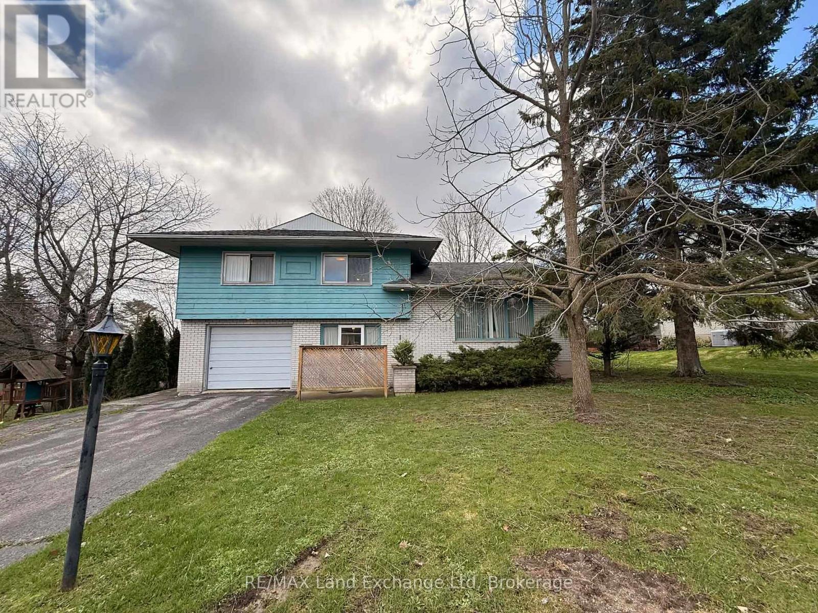 301 SUMMIT DRIVE, North Huron, Ontario