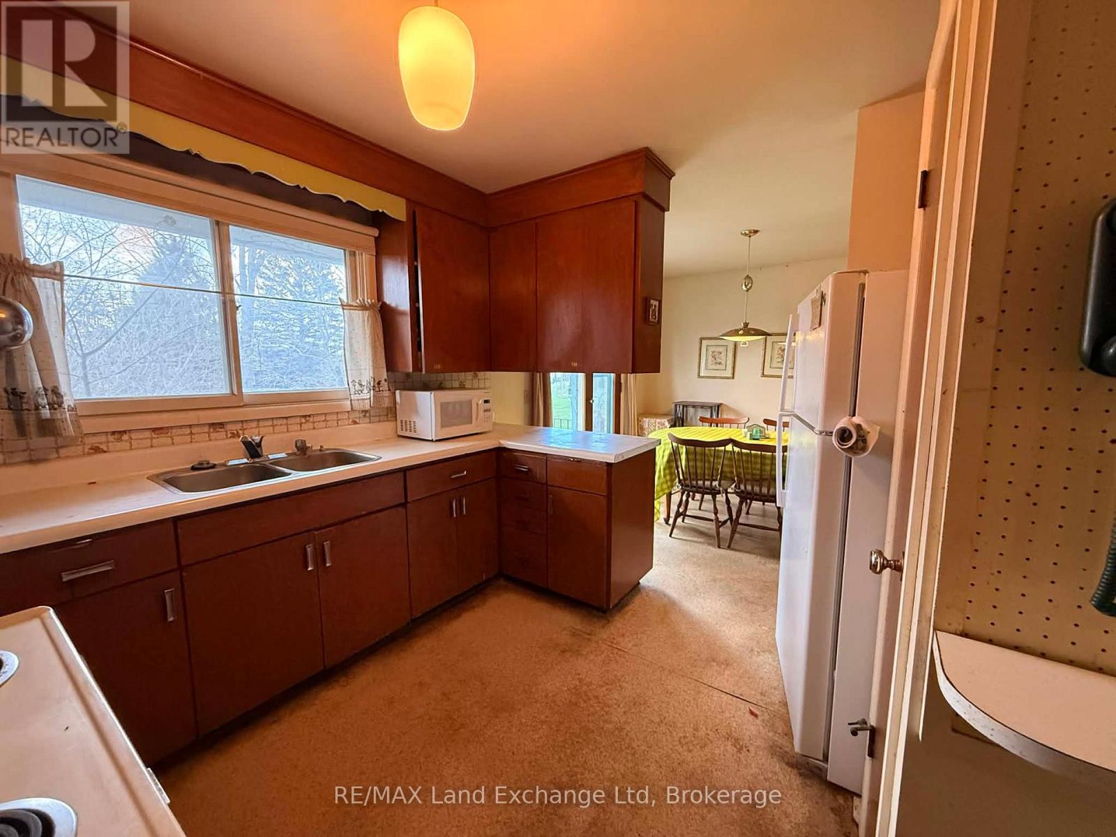 301 Summit Drive, North Huron, Ontario  N0G 2W0 - Photo 10 - X13019700