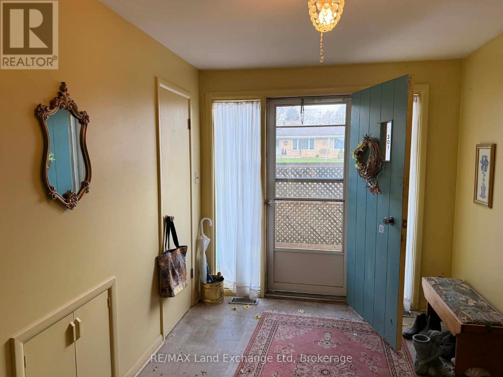 301 Summit Drive, North Huron, Ontario  N0G 2W0 - Photo 3 - X13019700