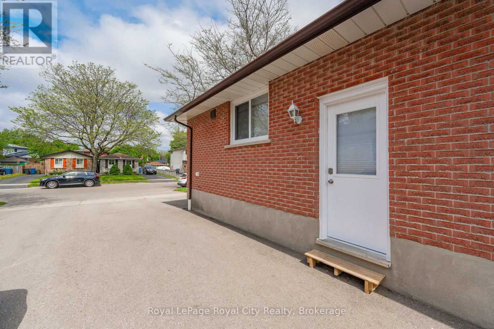 161 Hadati Road, Guelph, Ontario  N1E 6N3 - Photo 2 - X13019742