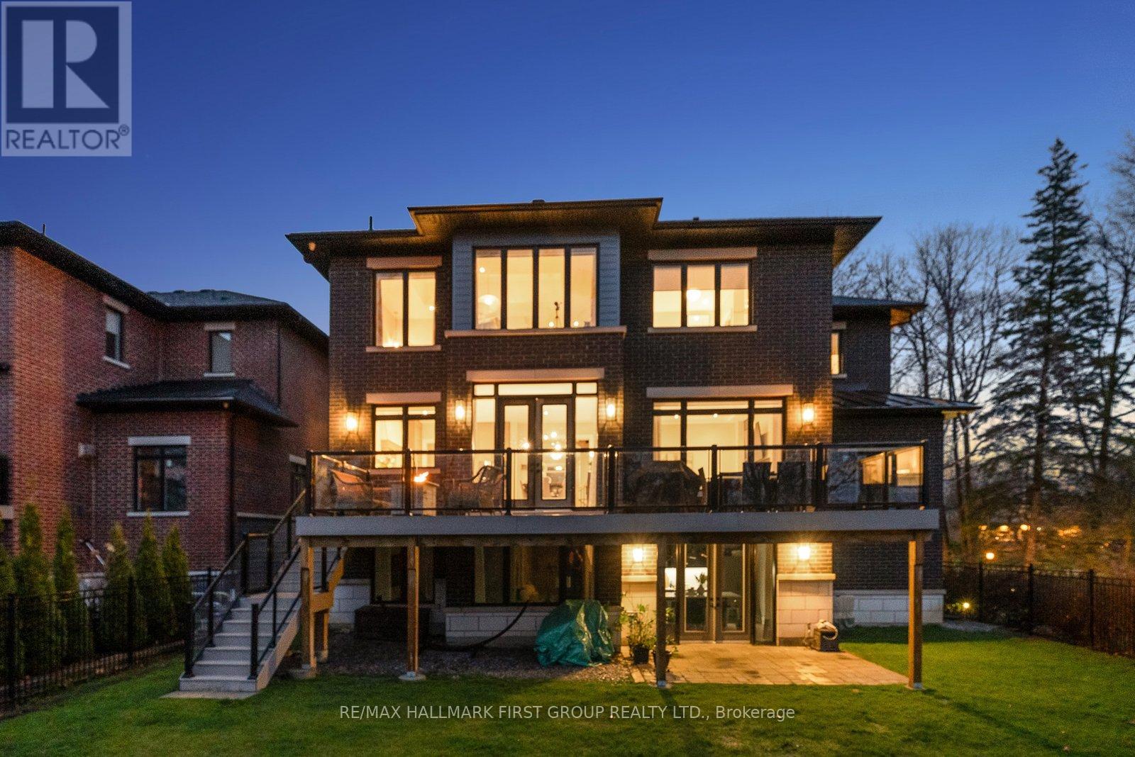 506 Rougemount Drive, Pickering, Ontario  L1W 2B9 - Photo 2 - E13019688