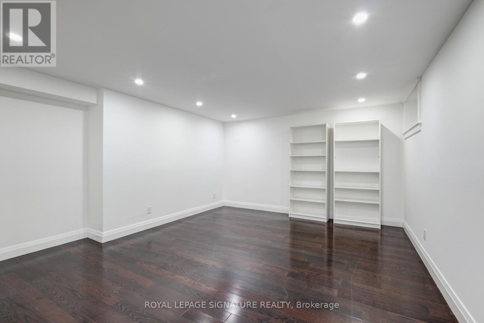 Lower - 36 Thyra Avenue, Toronto, Ontario  M4C 5G5 - Photo 12 - E13019738