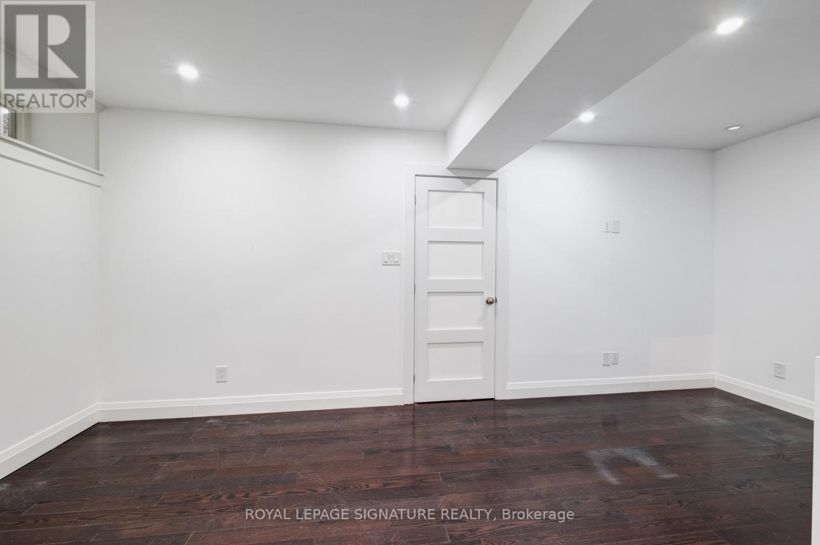 Lower - 36 Thyra Avenue, Toronto, Ontario  M4C 5G5 - Photo 7 - E13019738