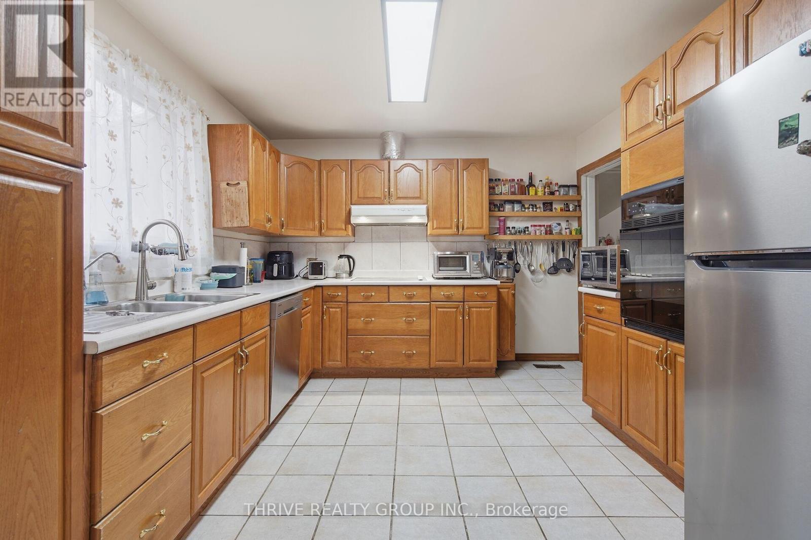 22049 Hyde Park Road, Middlesex Centre, Ontario  N0M 2A0 - Photo 42 - X12337930