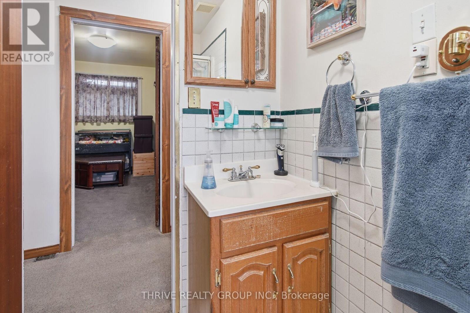 22049 Hyde Park Road, Middlesex Centre, Ontario  N0M 2A0 - Photo 47 - X12337935