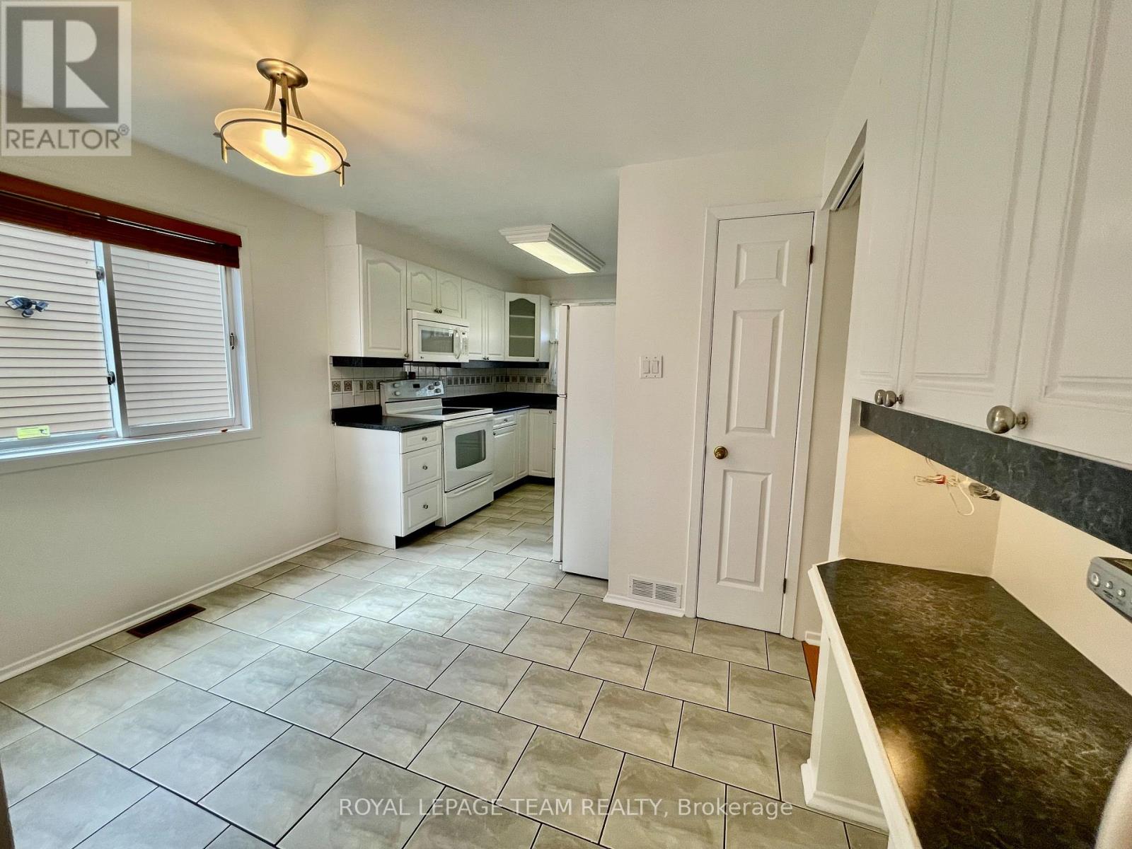 128 Pinetrail Crescent, Ottawa, Ontario  K2G 5A1 - Photo 10 - X13019698