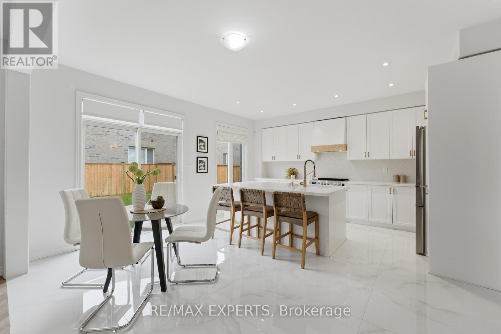 87 Robb Thompson Road, East Gwillimbury (Mt Albert), Ontario  L0G 1M0 - Photo 11 - N13019704