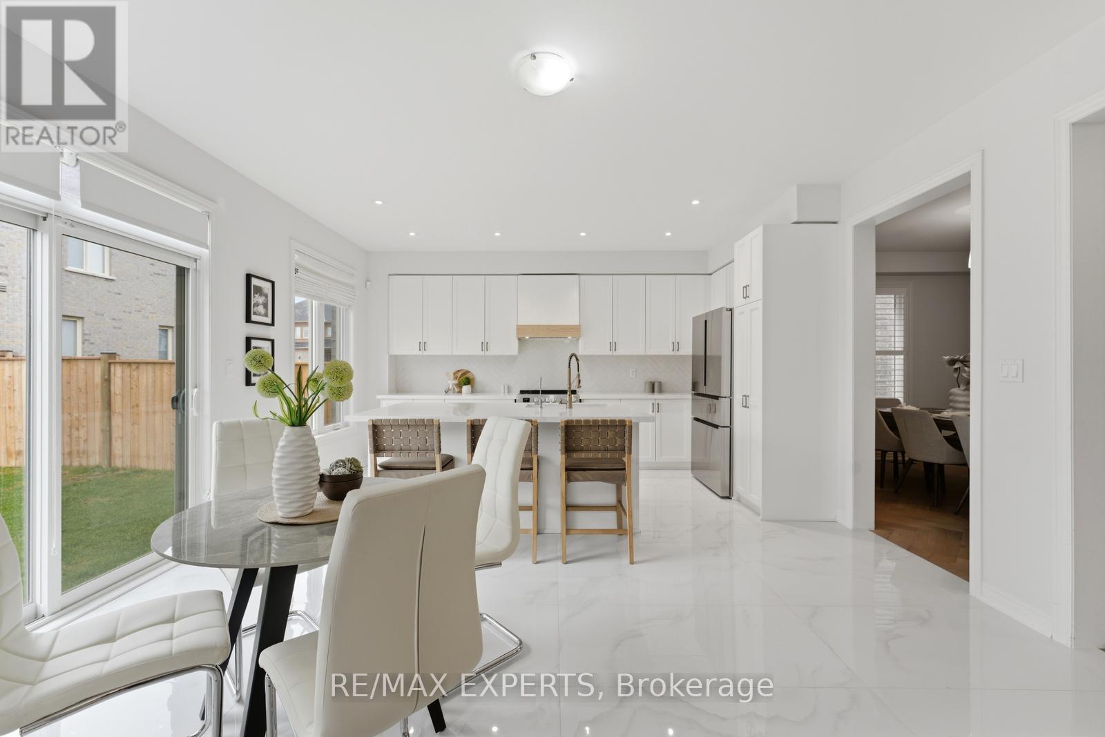 87 Robb Thompson Road, East Gwillimbury (Mt Albert), Ontario  L0G 1M0 - Photo 12 - N13019704