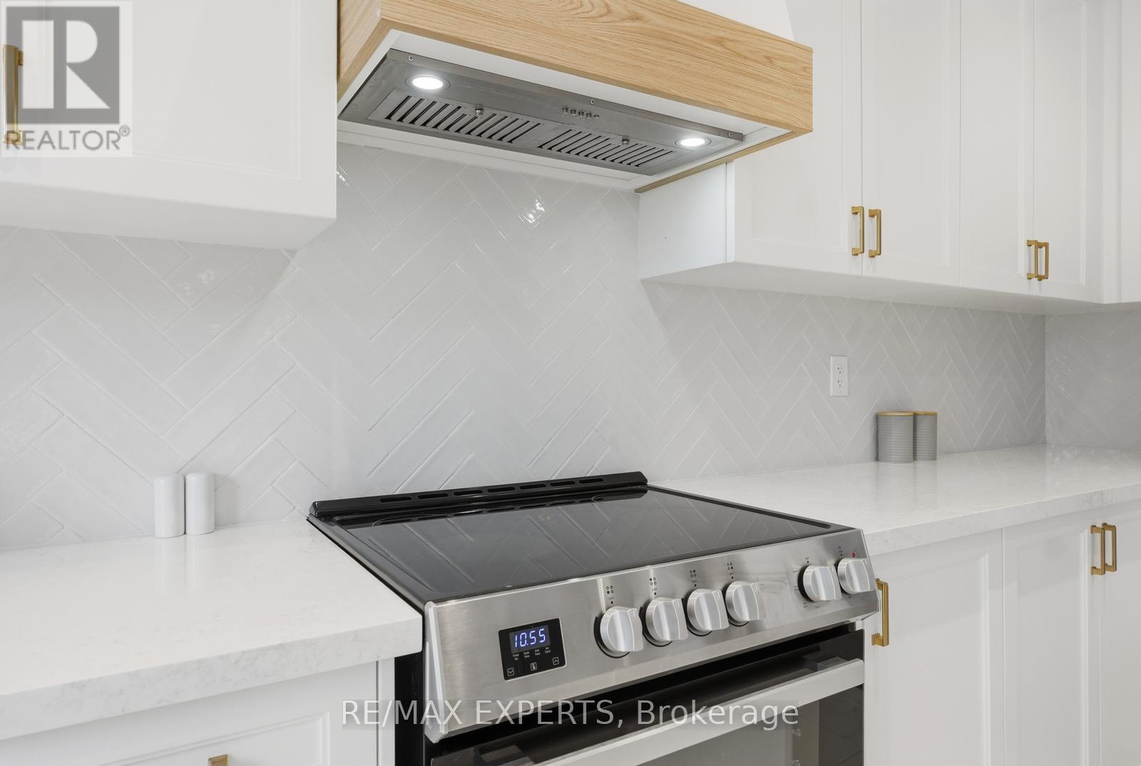 87 Robb Thompson Road, East Gwillimbury (Mt Albert), Ontario  L0G 1M0 - Photo 16 - N13019704