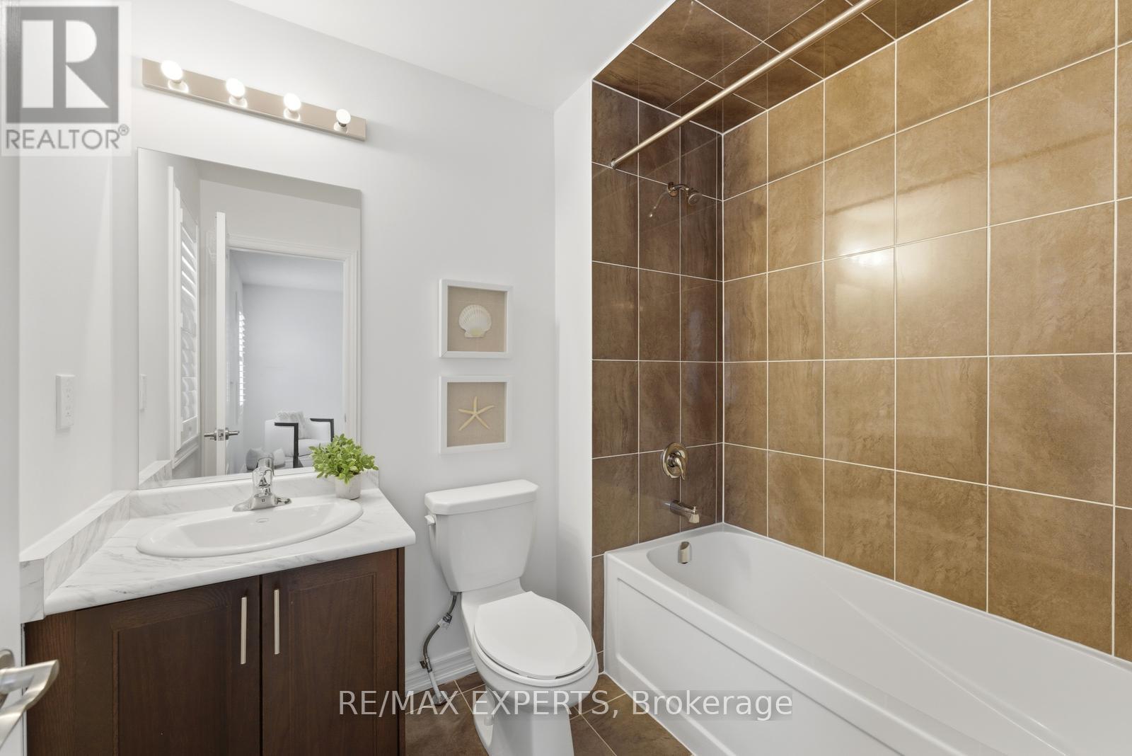 87 Robb Thompson Road, East Gwillimbury (Mt Albert), Ontario  L0G 1M0 - Photo 32 - N13019704