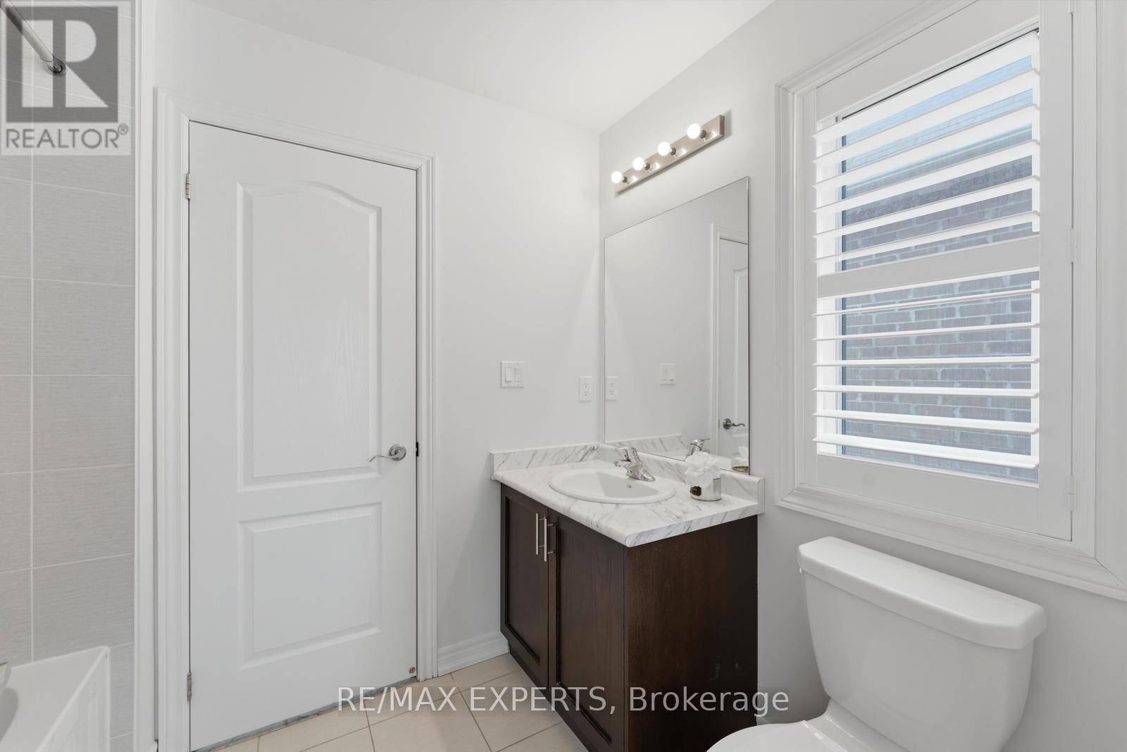 87 Robb Thompson Road, East Gwillimbury (Mt Albert), Ontario  L0G 1M0 - Photo 35 - N13019704