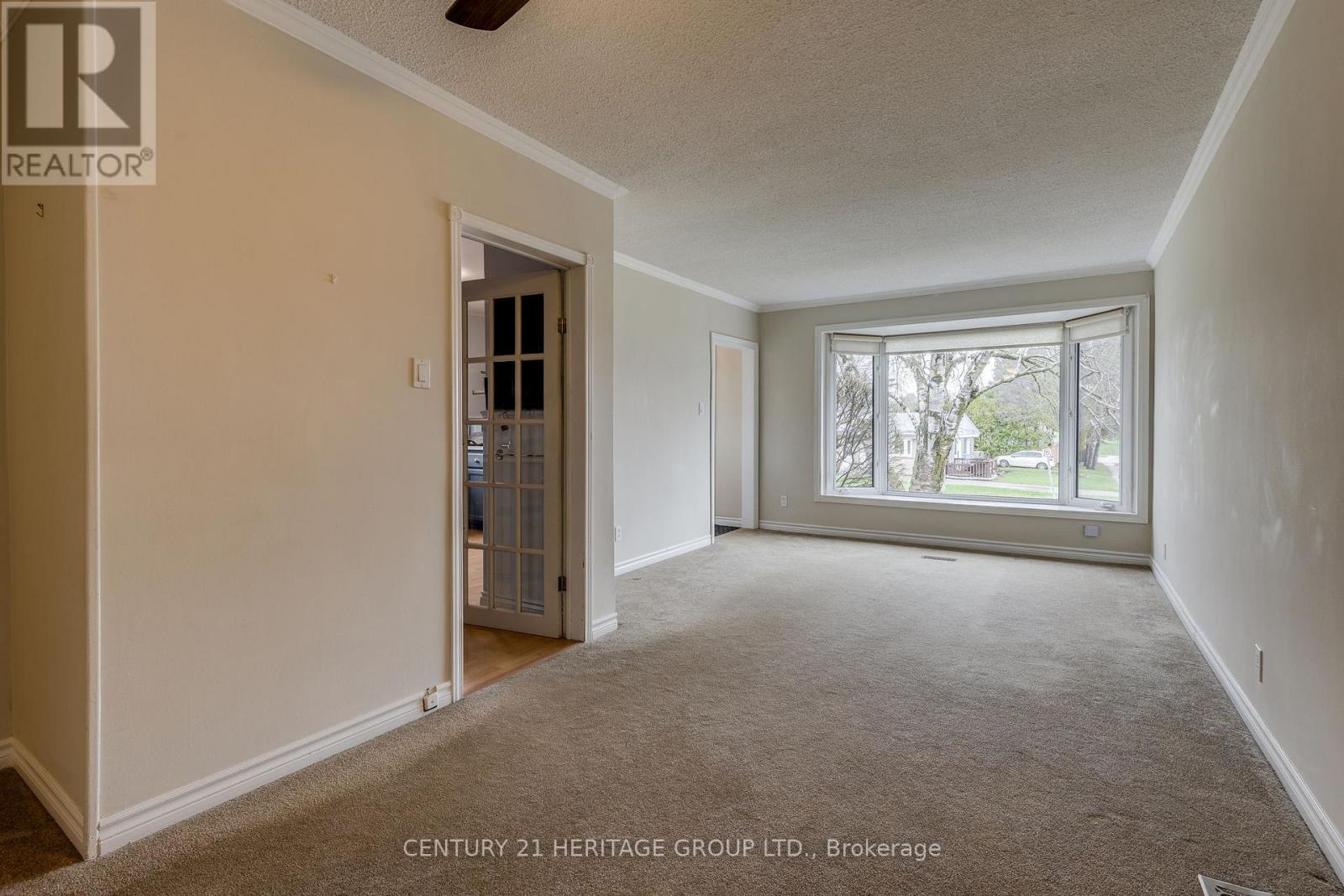 69 Lindsay Avenue, Newmarket, Ontario  L3Y 4N7 - Photo 10 - N13019774