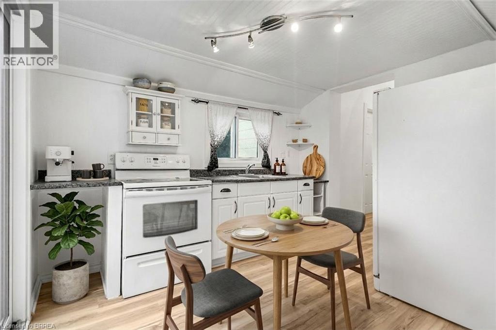 150 Catharine Avenue, Brantford, Ontario  N3T 1Y6 - Photo 3 - 40815290