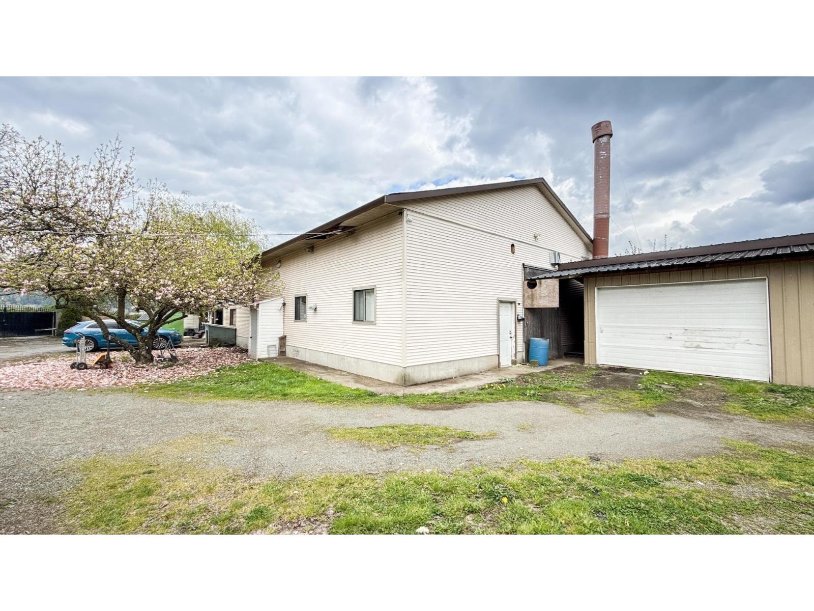 6390 Pioneer Avenue, Agassiz, Agassiz, British Columbia  V0M 1A3 - Photo 5 - R3113228