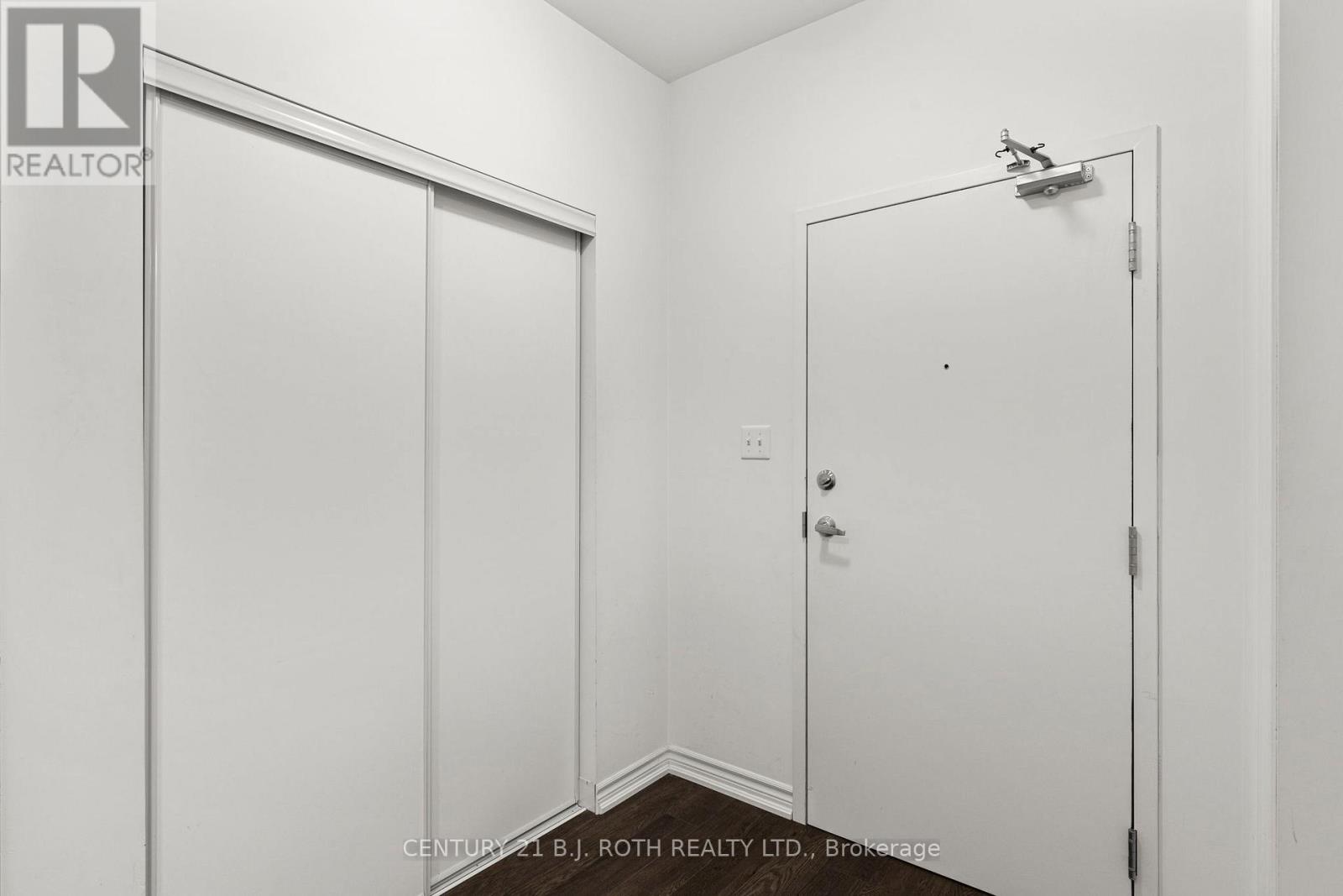 204 - 40 Ferndale Drive S, Barrie, Ontario  L4N 2L3 - Photo 3 - S13019766