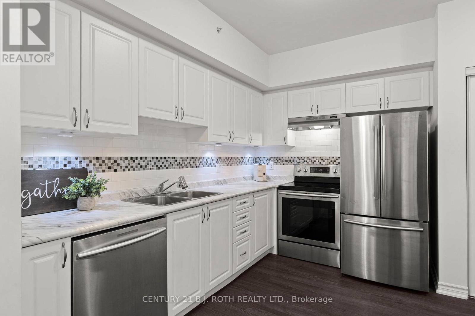 204 - 40 Ferndale Drive S, Barrie, Ontario  L4N 2L3 - Photo 4 - S13019766